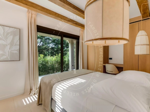 RAMATUELLE - VILLA ELEGANTE A QUELQUES PAS DU CLUB 55