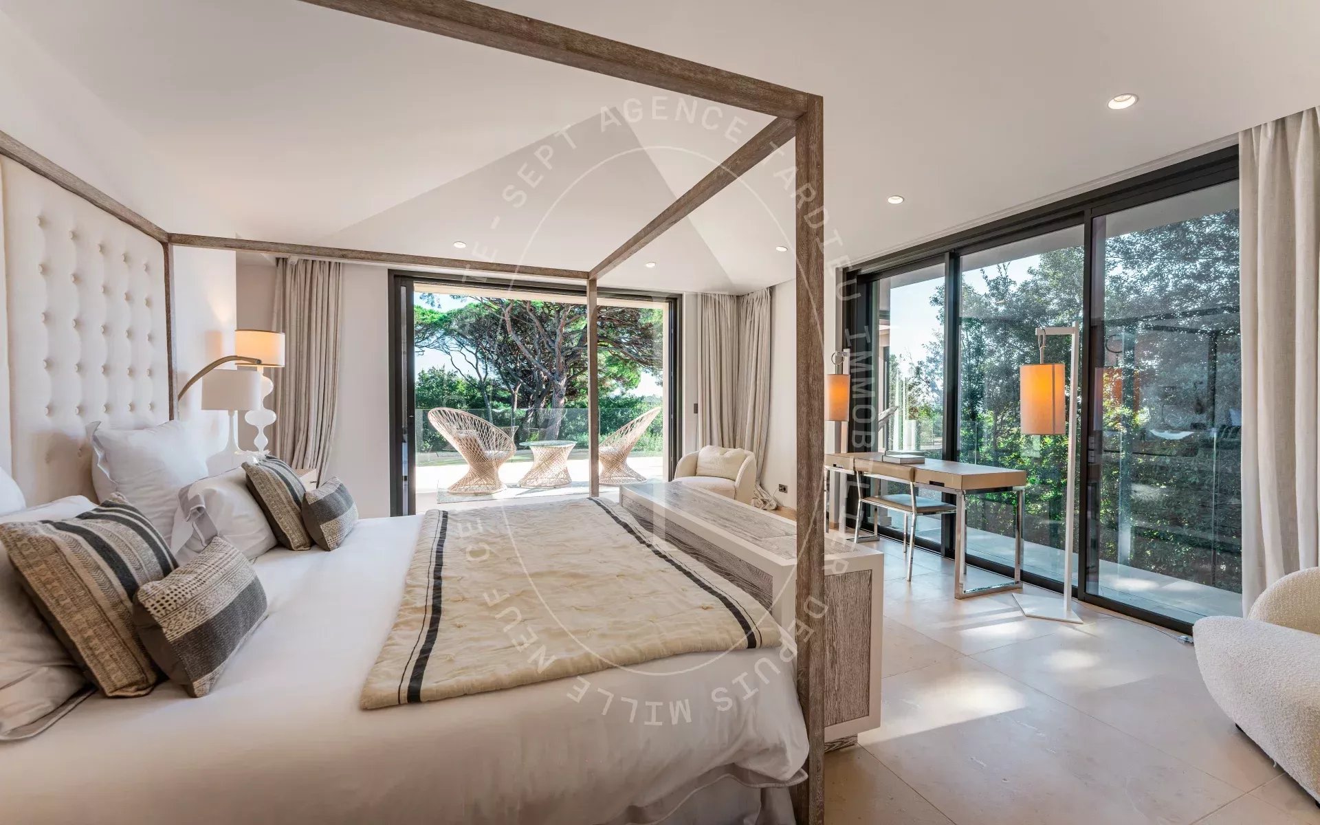 Villa avec vue dégagée sur les vignes et la mer