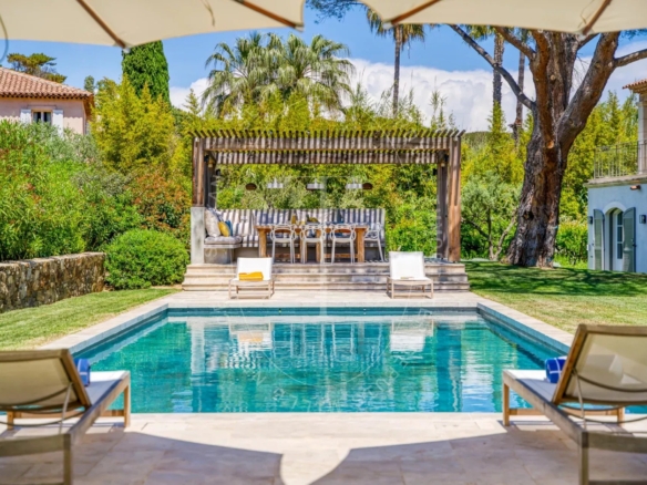 Villa contemporaine avec piscine proche centre ville