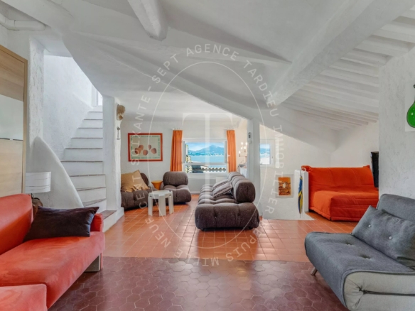 EXCLUSIVITE - APPARTEMENT AVEC TERRASSE ET VUE MER PANORAMIQUE - SAINT TROPEZ