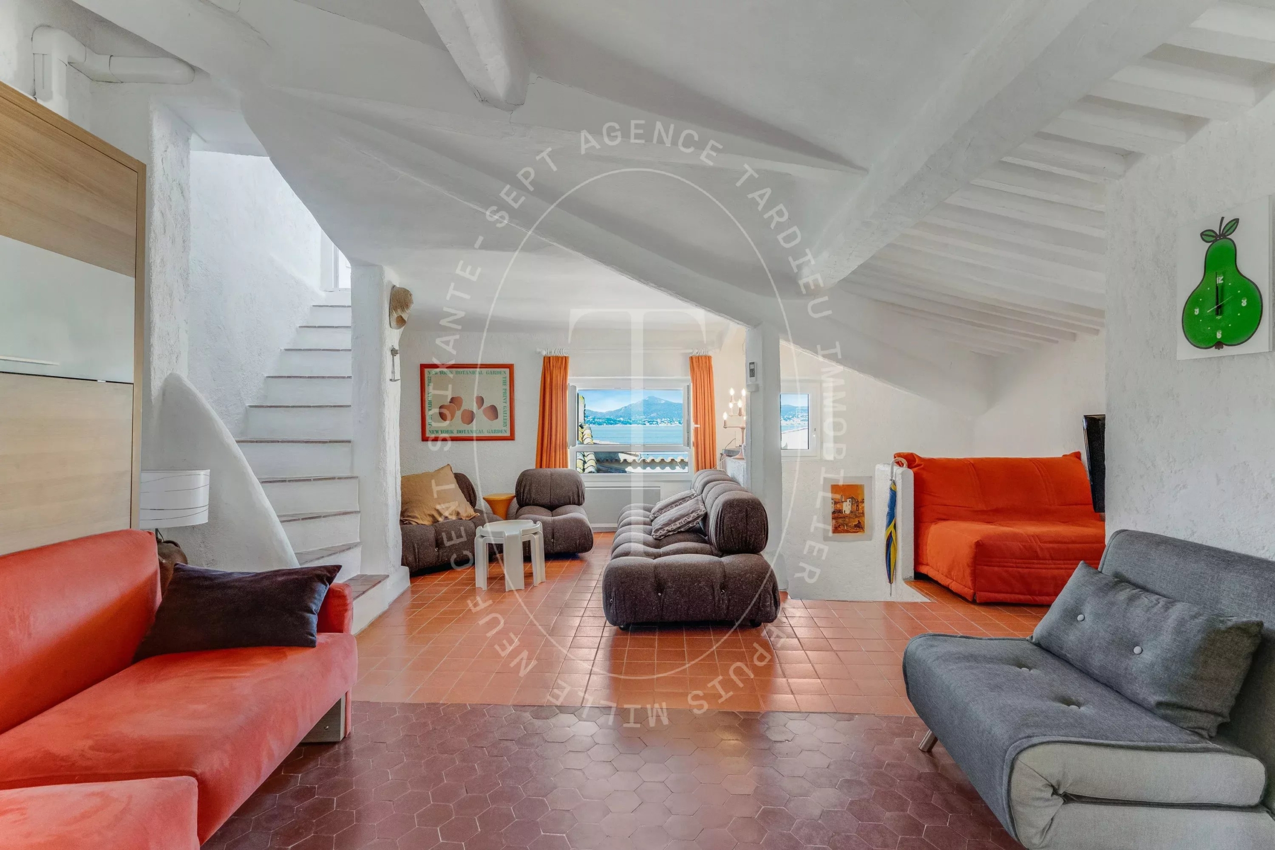 EXCLUSIVITE - APPARTEMENT AVEC TERRASSE ET VUE MER PANORAMIQUE - SAINT TROPEZ