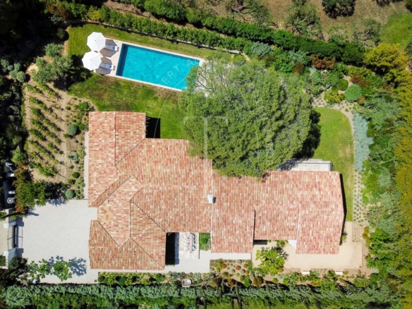 Villa contemporaine avec piscine proche centre ville