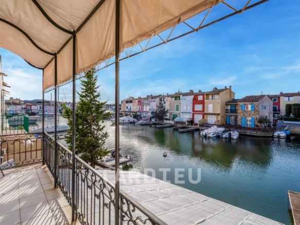 Maison de maître avec amarrage