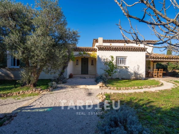 Villa 5 chambres avec vue dégagée  - Cogolin