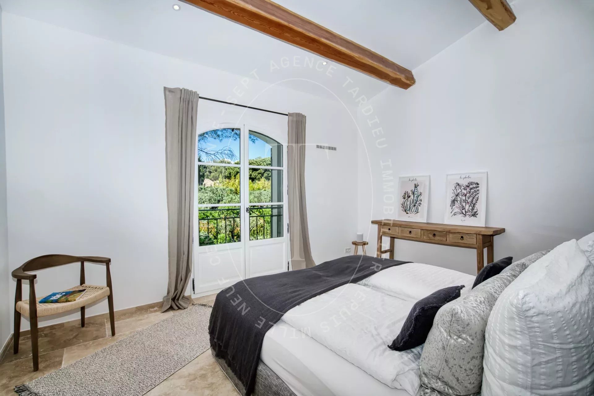 Villa contemporaine avec piscine proche centre ville