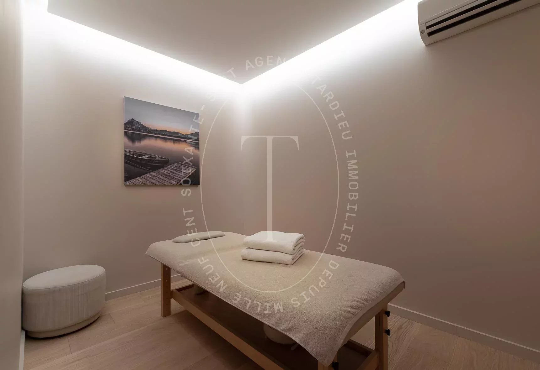 VILLA NEO PROVENCALE - SALINS SAINT -TROPEZ