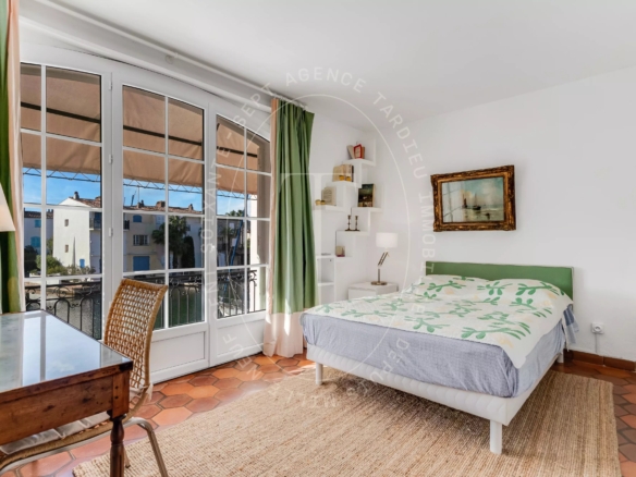 Maison de maître avec amarrage