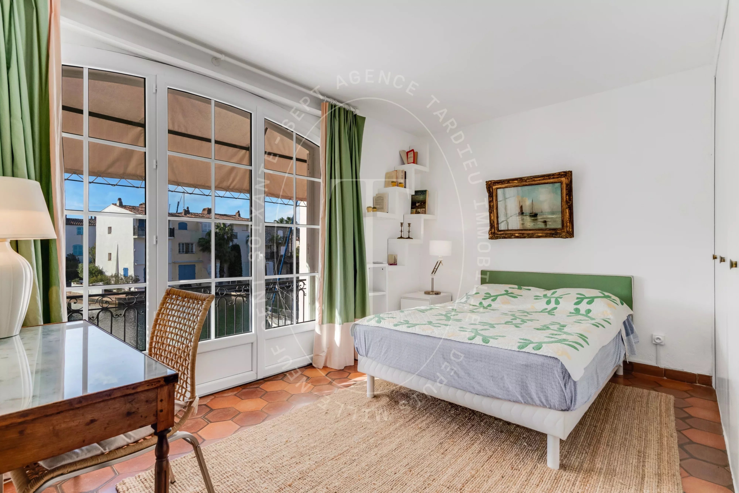 Maison de maître avec amarrage