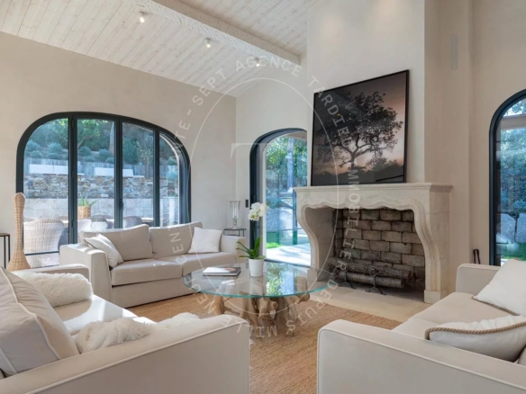 VILLA NEO PROVENCALE - SALINS SAINT -TROPEZ