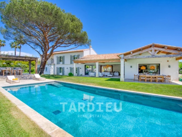 Villa contemporaine avec piscine proche centre ville