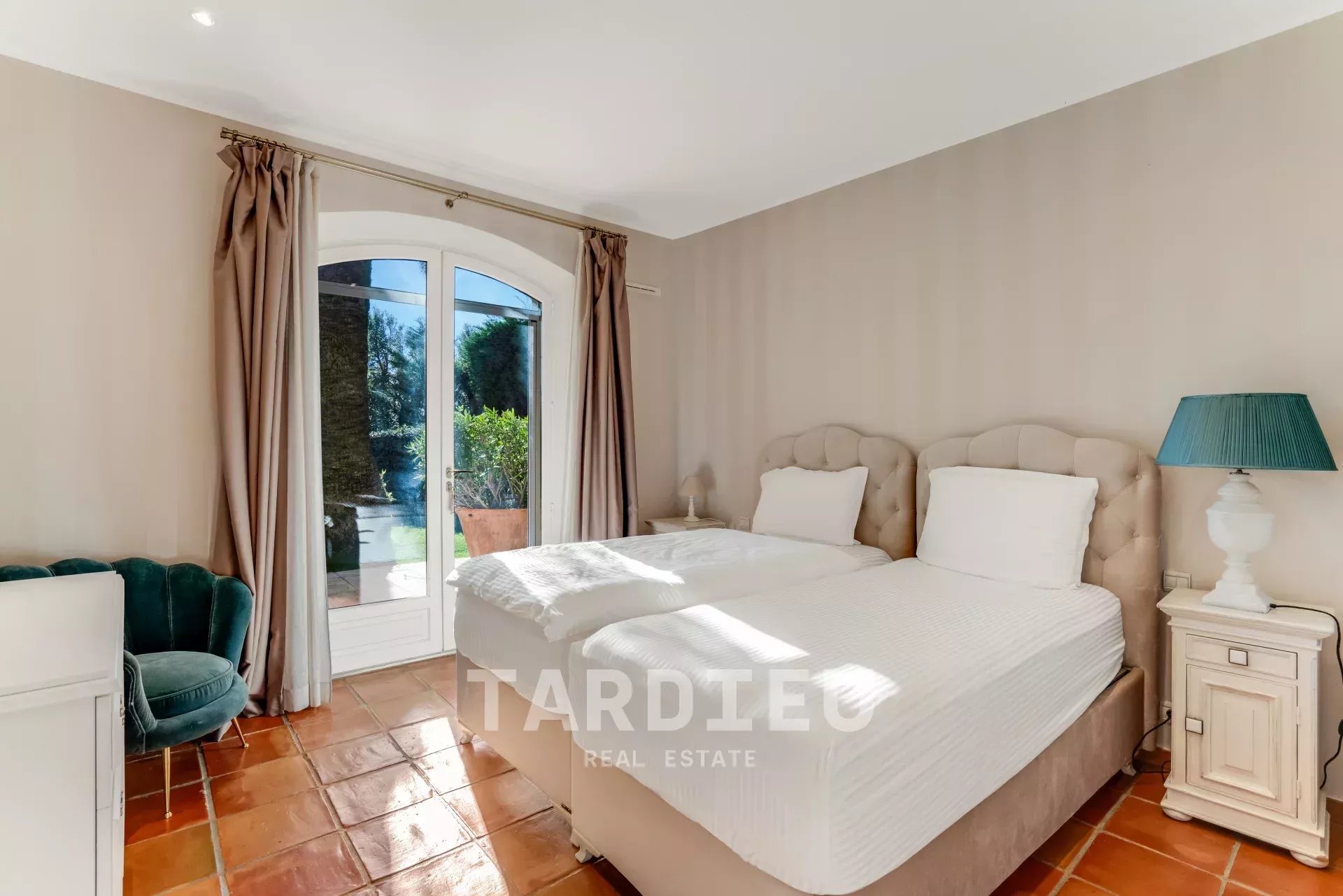Maison provençale de 267 m² avec piscine
