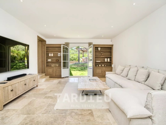 Villa contemporaine avec piscine proche centre ville