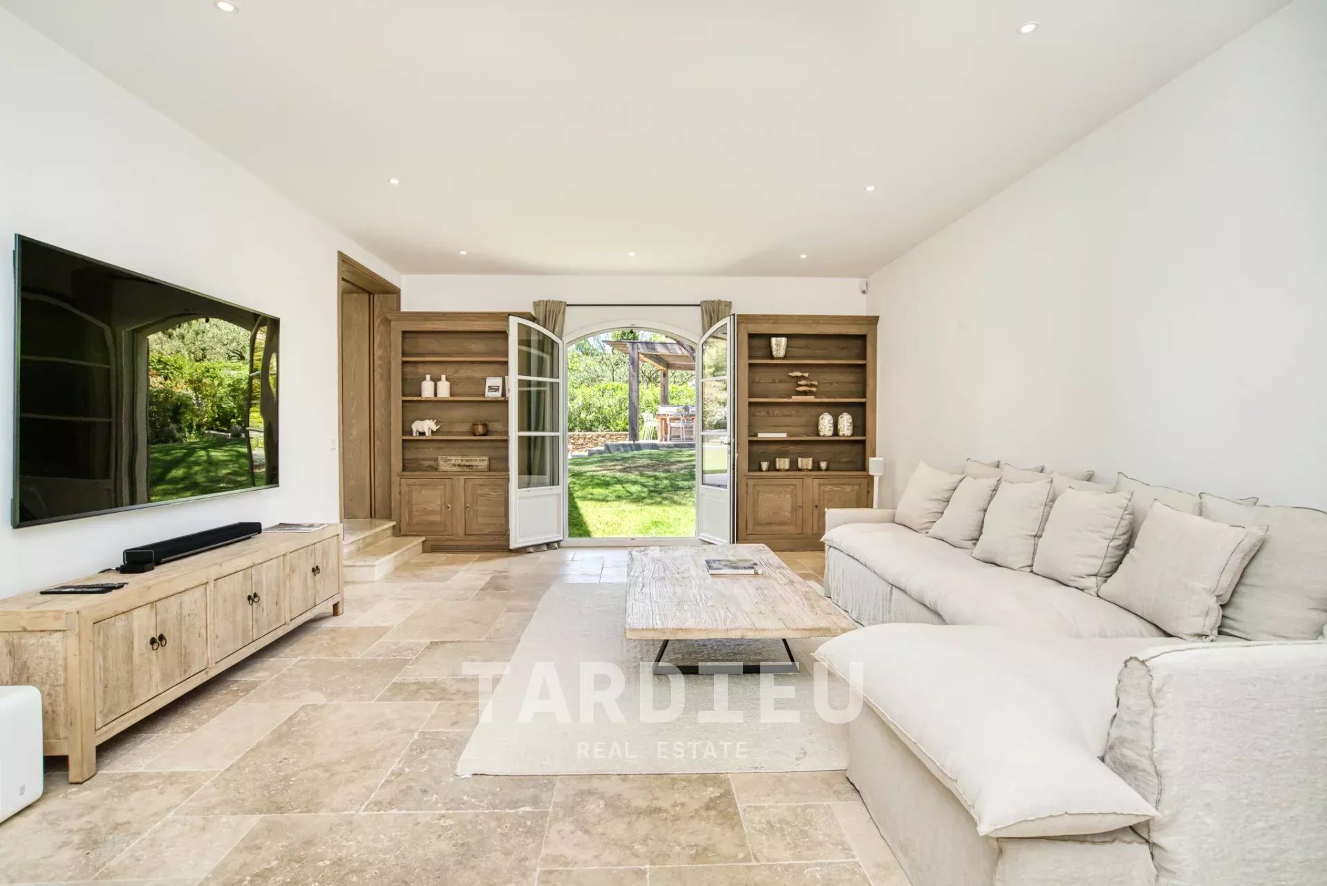 Villa contemporaine avec piscine proche centre ville