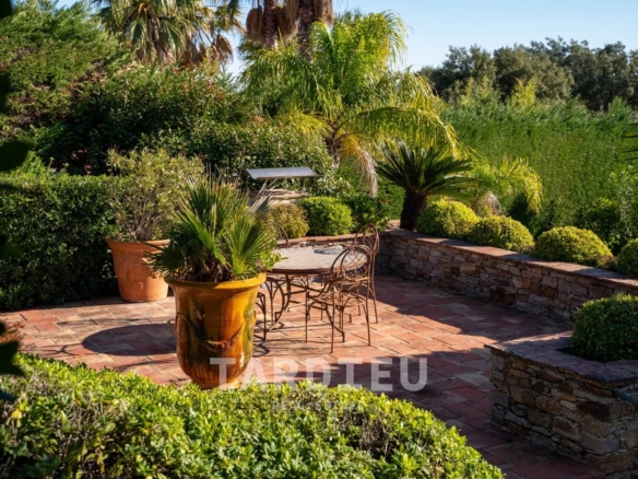 Maison provençale de 267 m² avec piscine