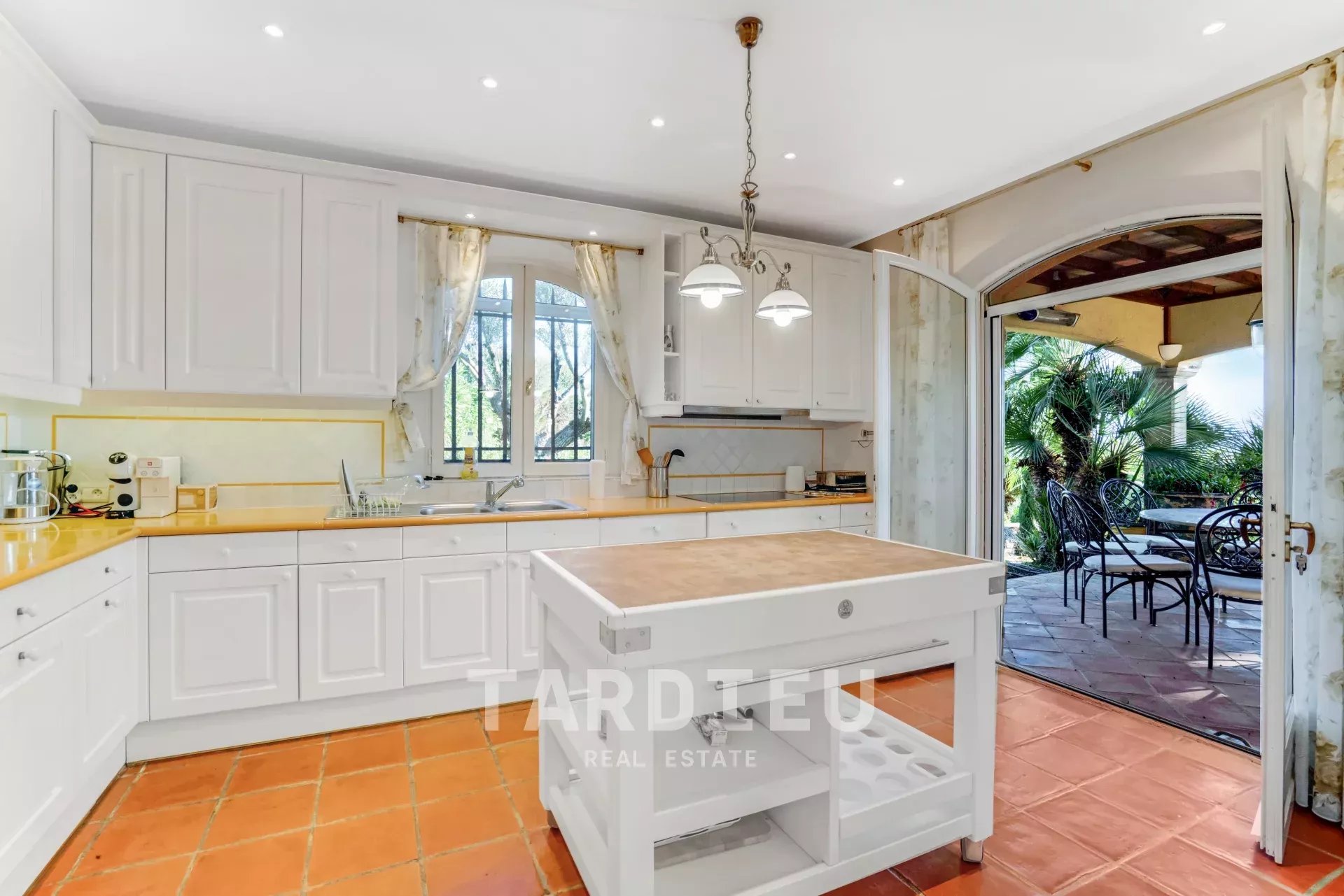 Maison provençale de 267 m² avec piscine