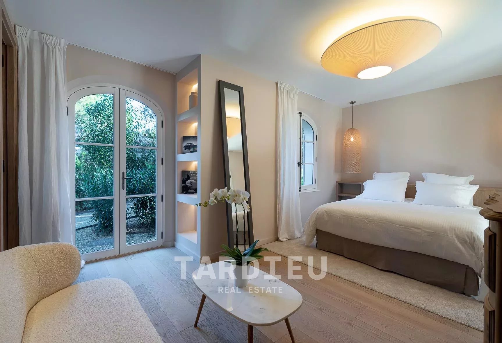 VILLA NEO PROVENCALE - SALINS SAINT -TROPEZ