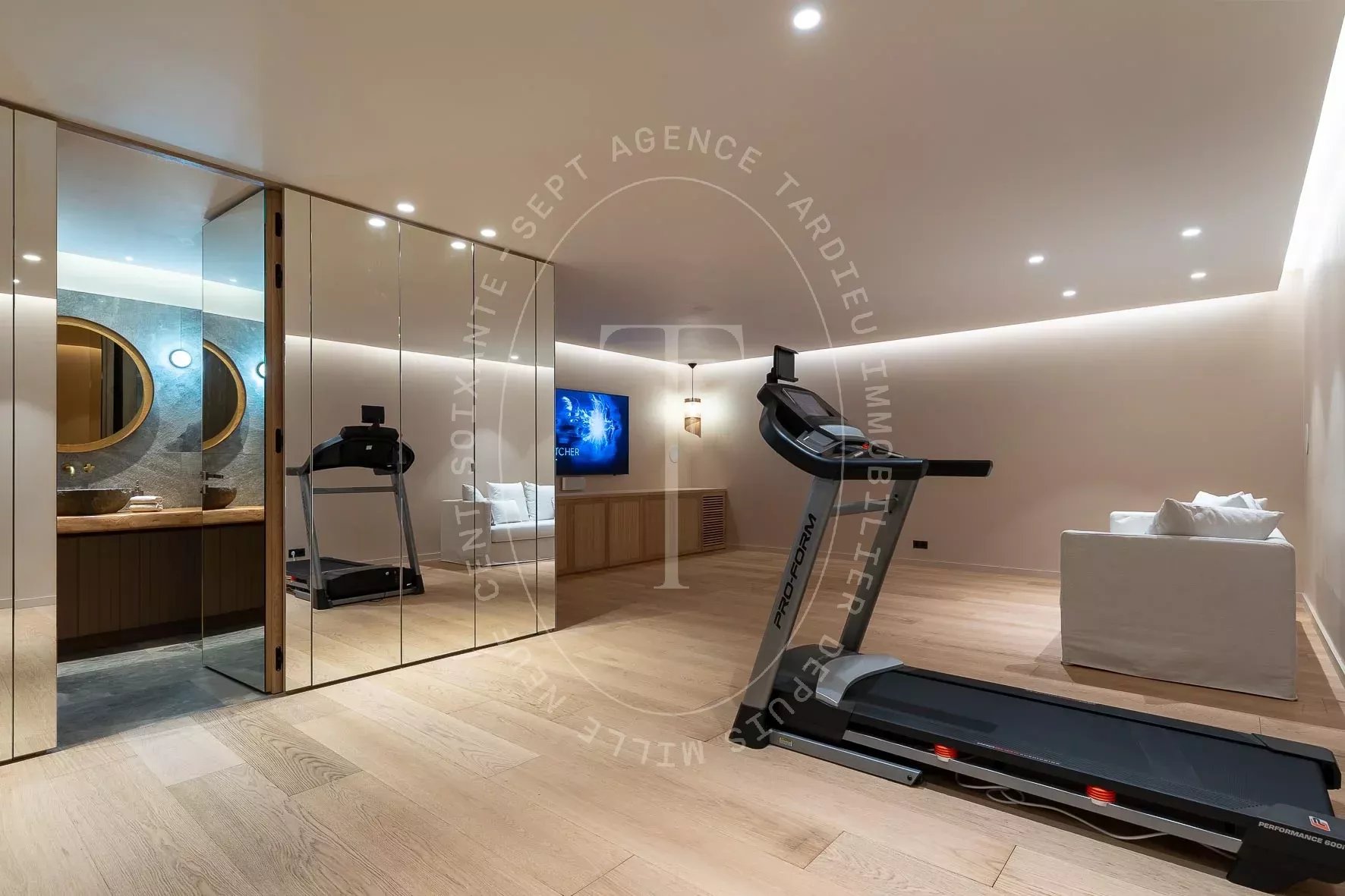 VILLA NEO PROVENCALE - SALINS SAINT -TROPEZ