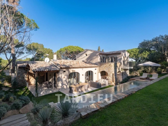 VILLA NEO PROVENCALE - SALINS SAINT -TROPEZ