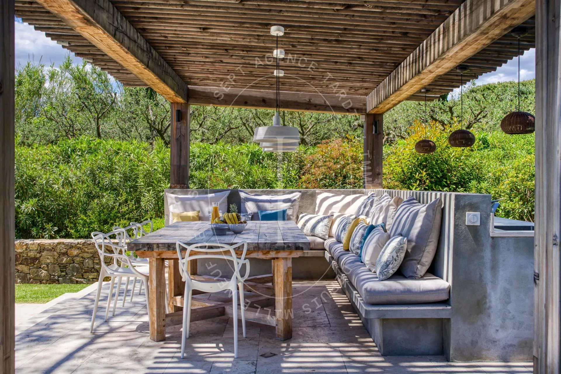 Villa contemporaine avec piscine proche centre ville