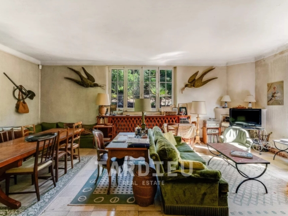 Saint-Tropez : Bâtisses de caractère au cœur