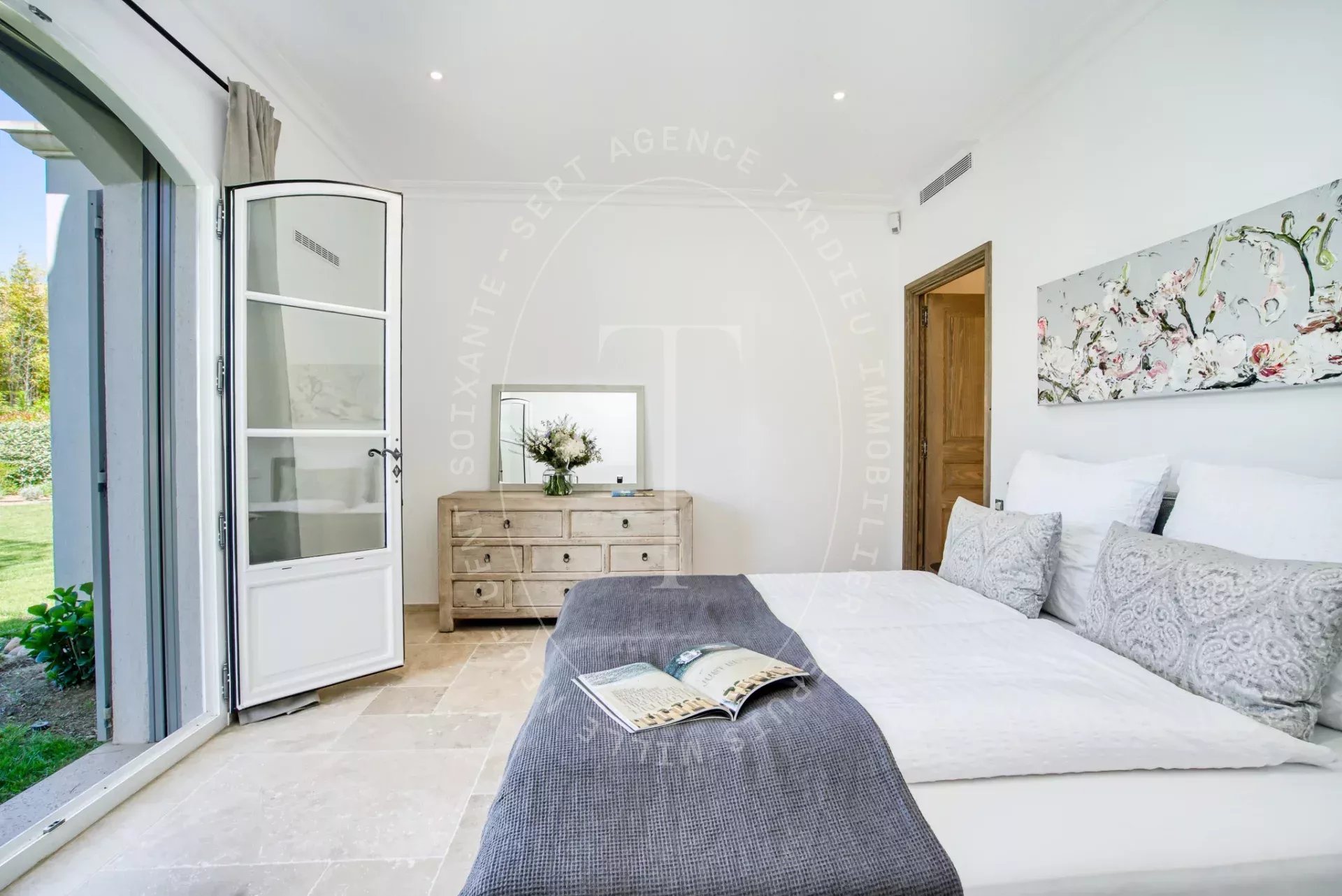 Villa contemporaine avec piscine proche centre ville