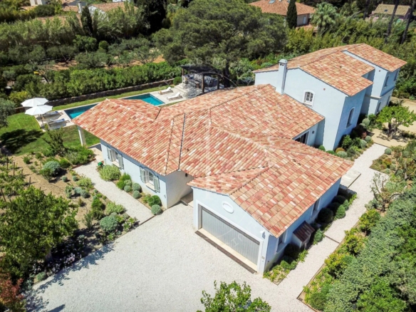 Villa contemporaine avec piscine proche centre ville