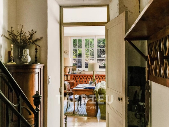 Saint-Tropez : Bâtisses de caractère au cœur