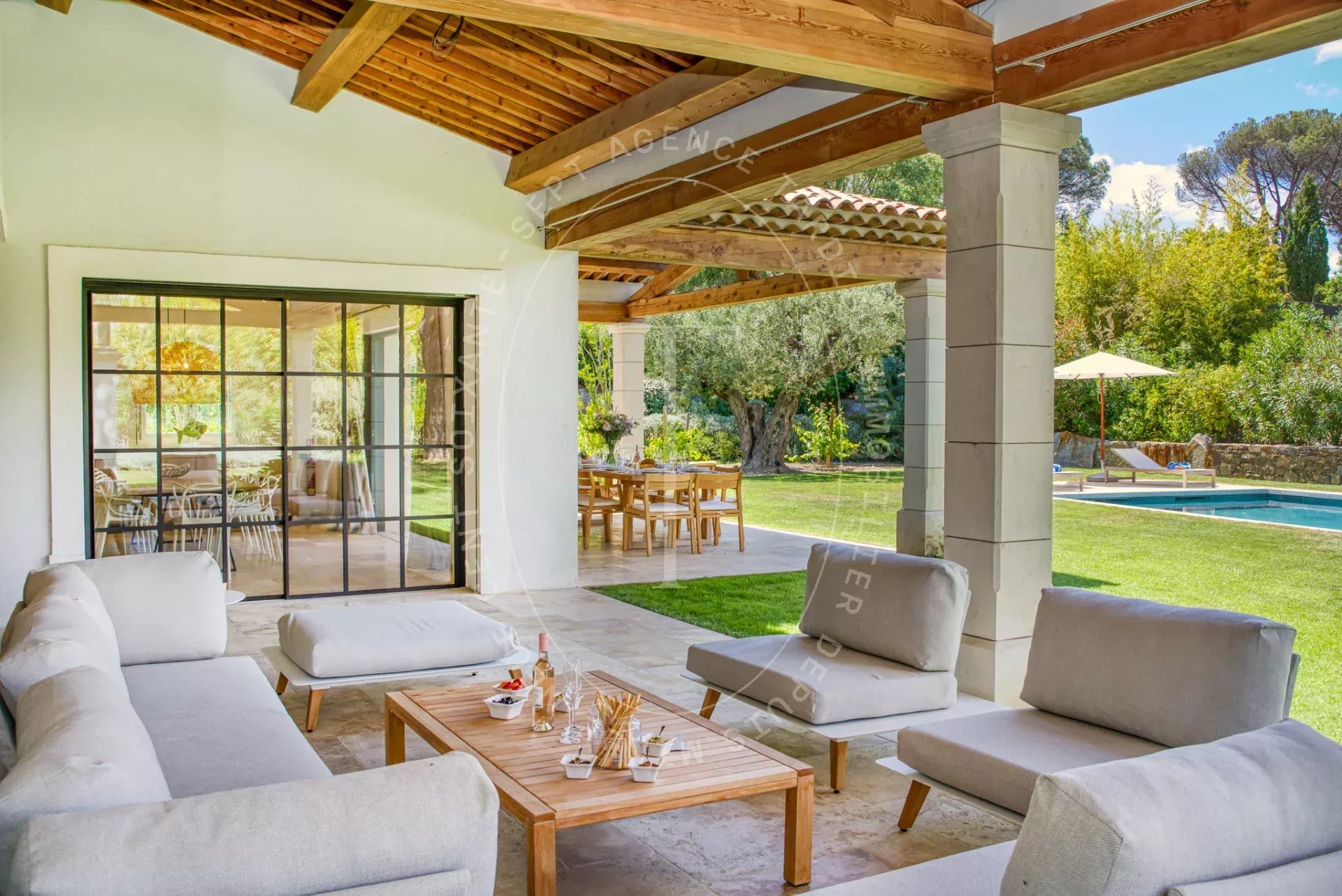 Villa contemporaine avec piscine proche centre ville