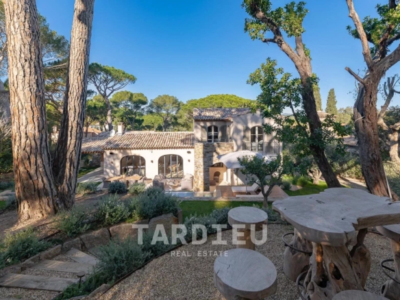 VILLA NEO PROVENCALE - SALINS SAINT -TROPEZ