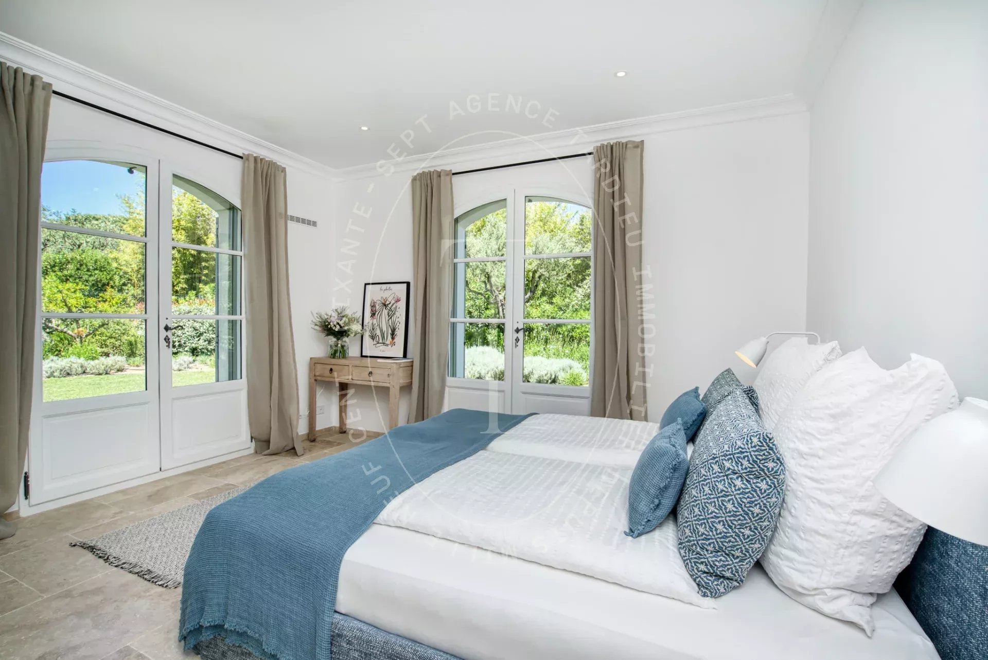 Villa contemporaine avec piscine proche centre ville