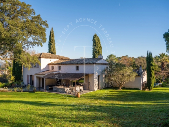 Maison dans la campagne de Gassin