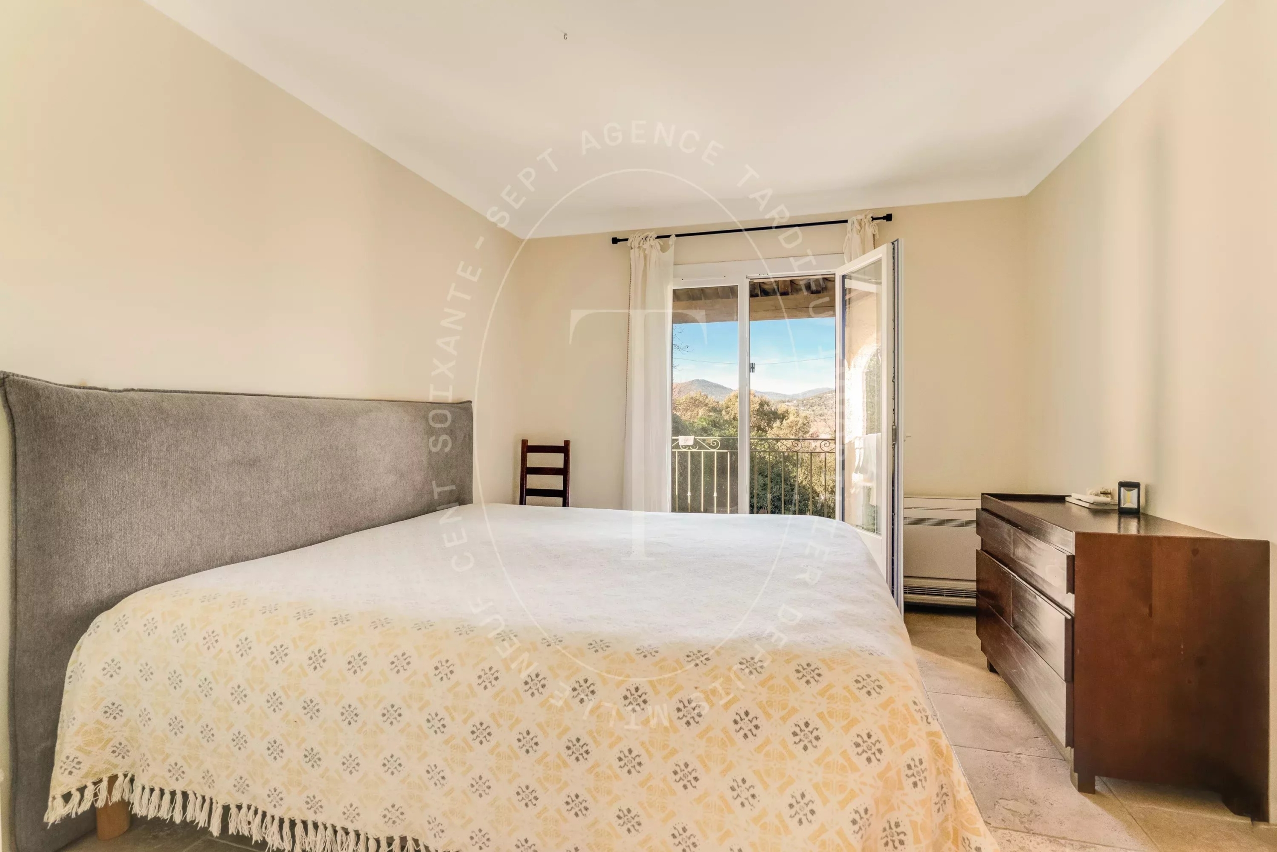 Villa 5 chambres avec vue dégagée - Cogolin