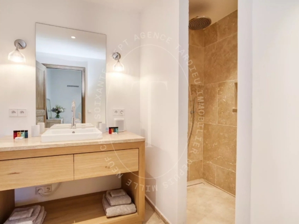 Villa contemporaine avec piscine proche centre ville