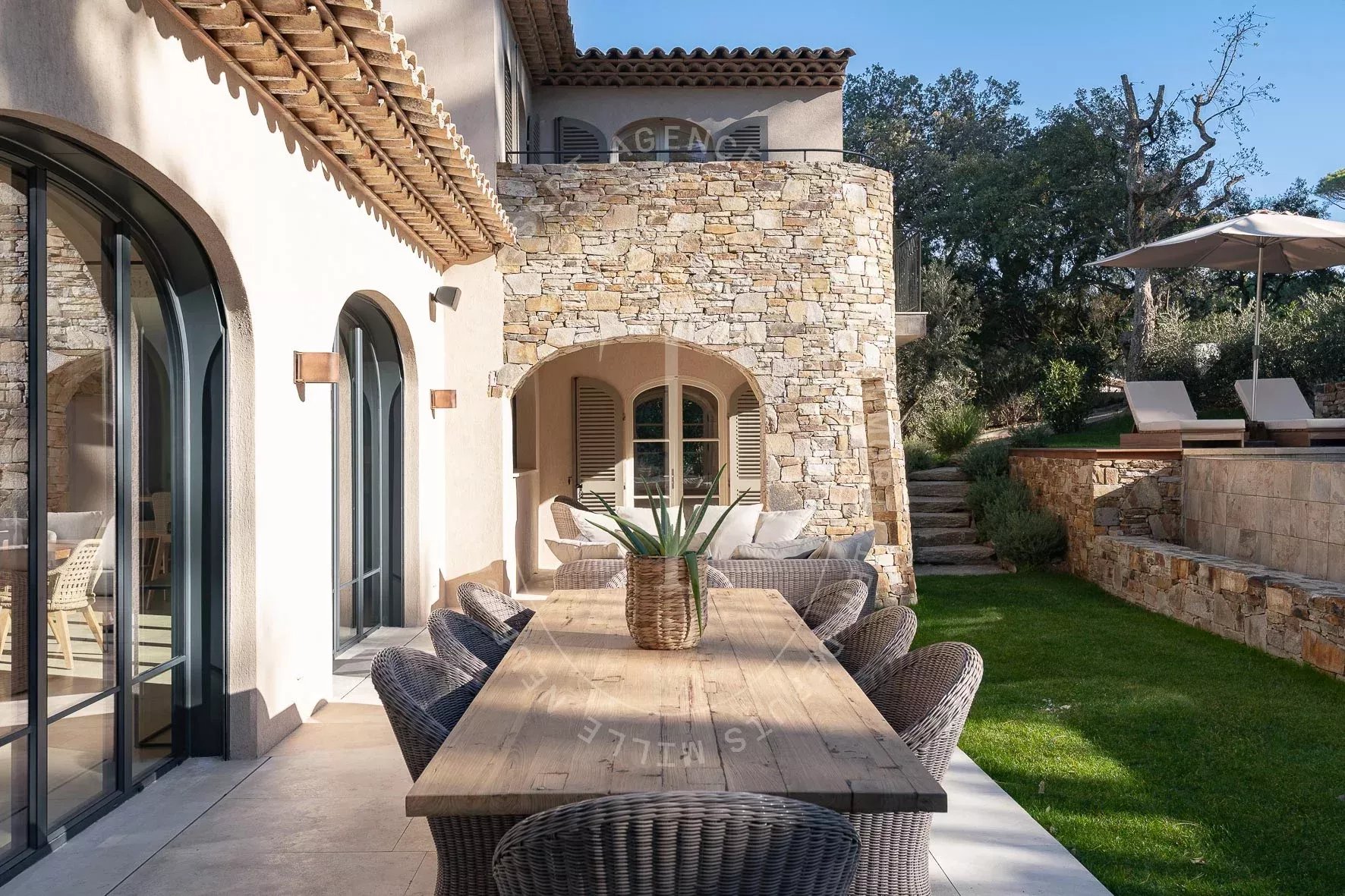 VILLA NEO PROVENCALE - SALINS SAINT -TROPEZ