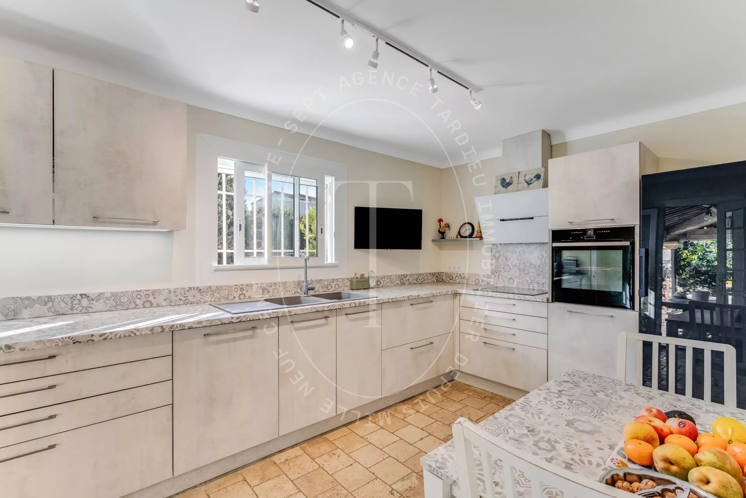 Villa 5 chambres avec vue dégagée - Cogolin