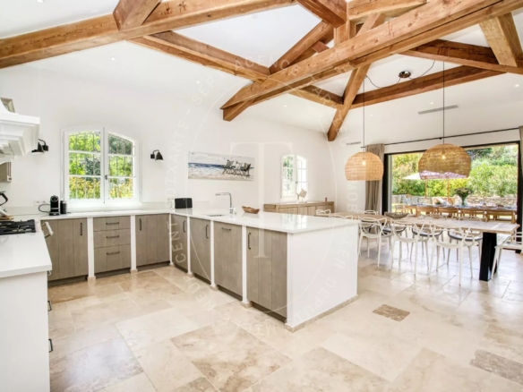 Villa contemporaine avec piscine proche centre ville