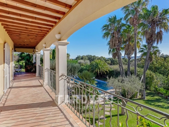 Maison provençale de 267 m² avec piscine