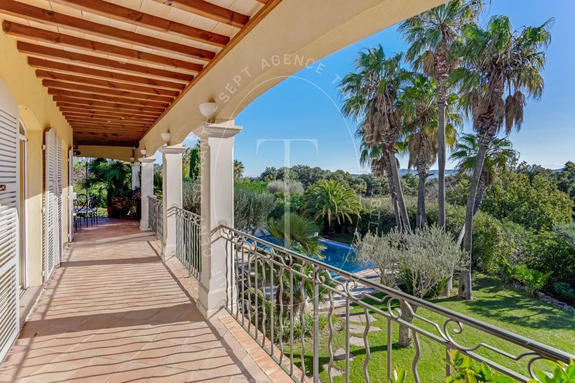 Maison provençale de 267 m² avec piscine