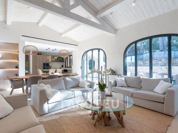 VILLA NEO PROVENCALE - SALINS SAINT -TROPEZ