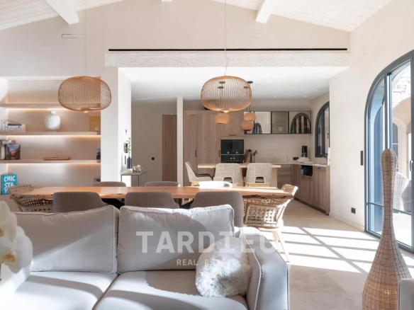 VILLA NEO PROVENCALE - SALINS SAINT -TROPEZ