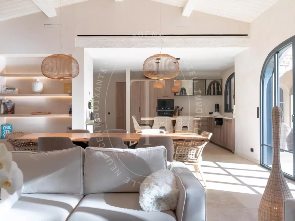 VILLA NEO PROVENCALE - SALINS SAINT -TROPEZ