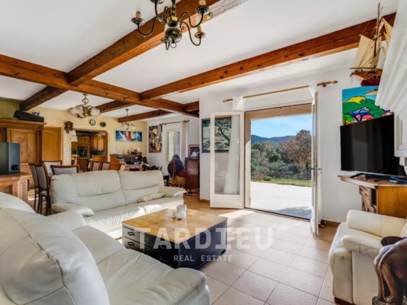 Propriété familiale sur 2.35 ha