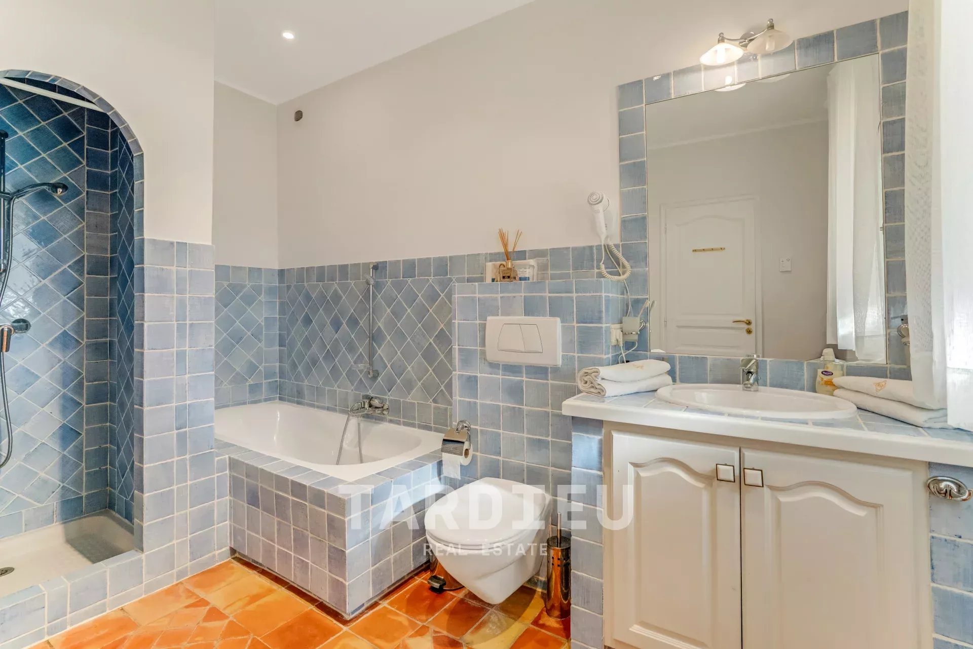 Maison provençale de 267 m² avec piscine