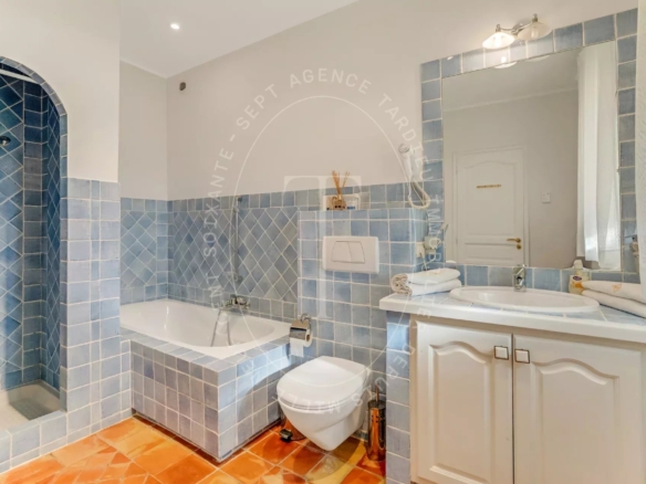 Maison provençale de 267 m² avec piscine