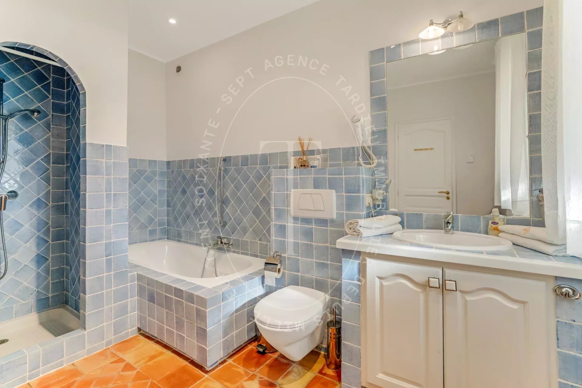 Maison provençale de 267 m² avec piscine