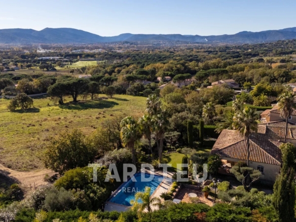 Maison provençale de 267 m² avec piscine