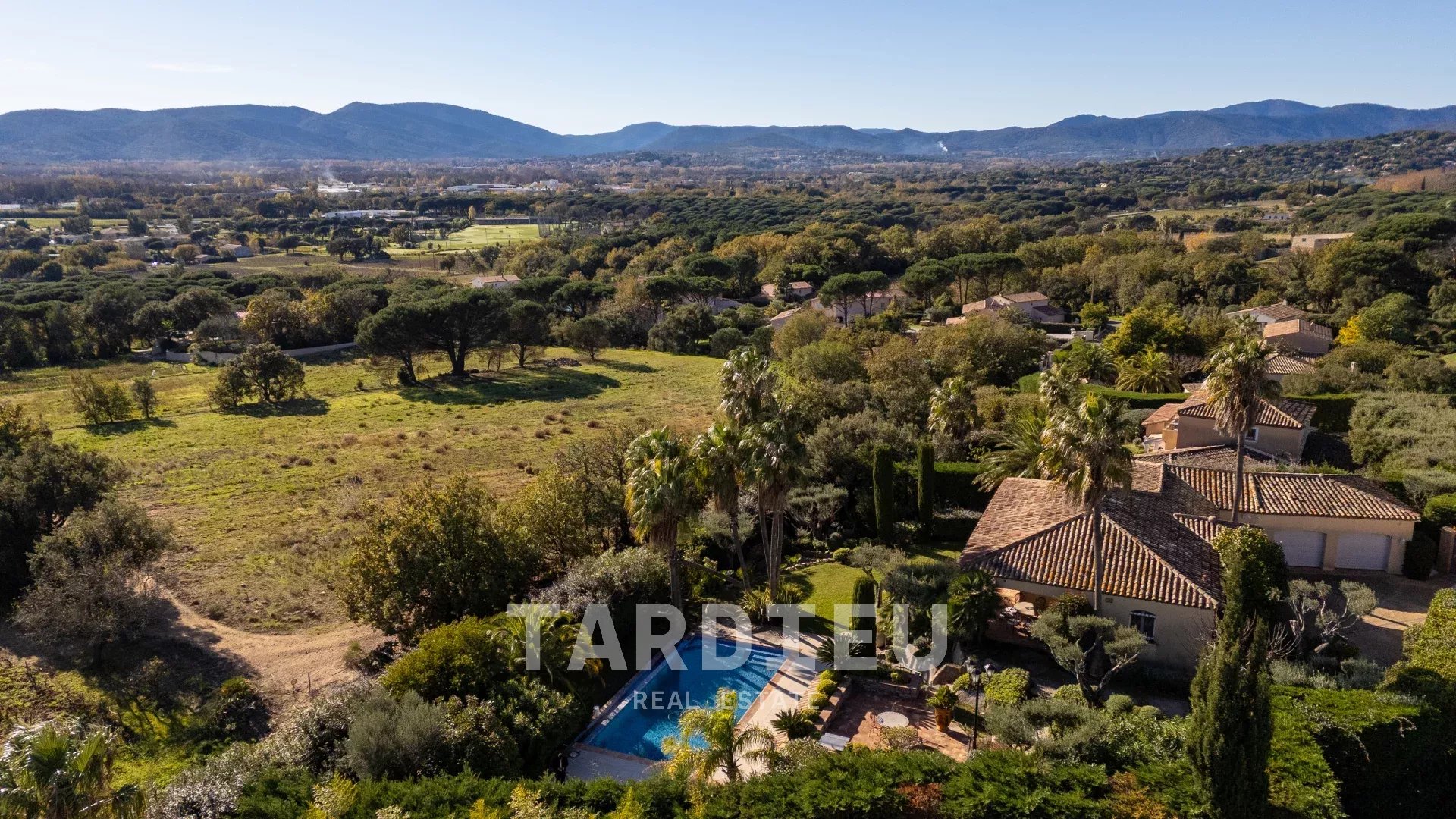 Maison provençale de 267 m² avec piscine