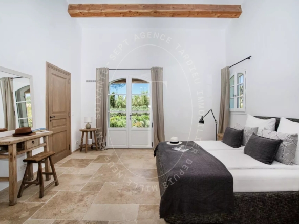 Villa contemporaine avec piscine proche centre ville