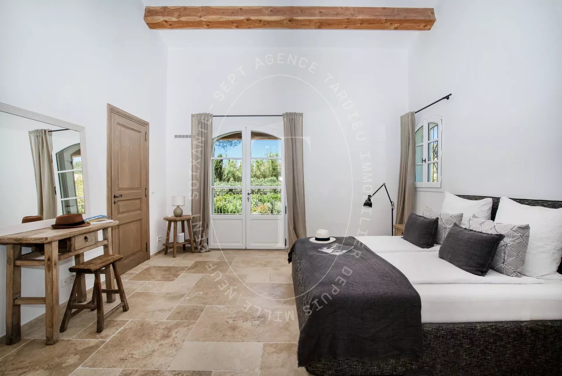 Villa contemporaine avec piscine proche centre ville