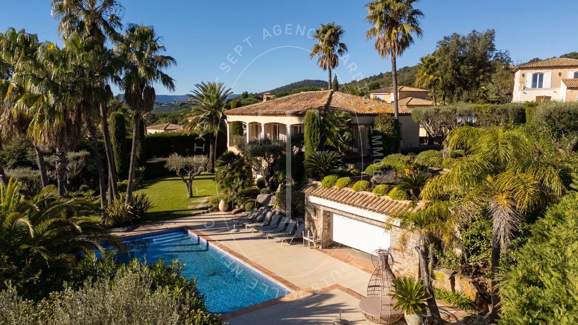 Maison provençale de 267 m² avec piscine
